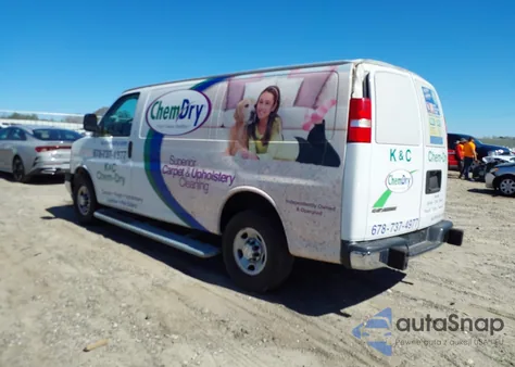 2019 Chevrolet Express 2500 Work Van z USA, uszkodzony, nr VIN 1GCWGAFG9K1277324